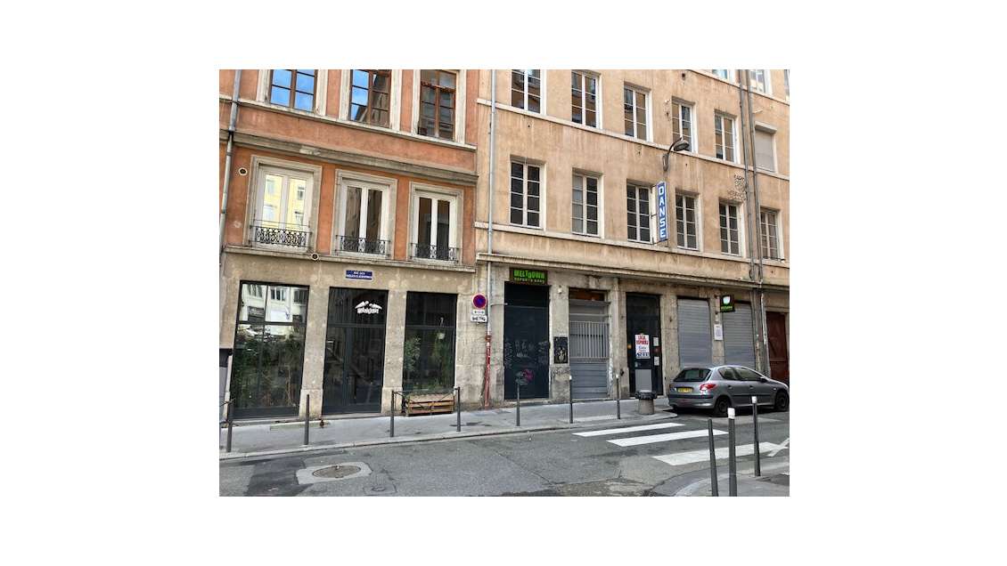 A louer local 69001 Rue des Tables Claudiennes 
