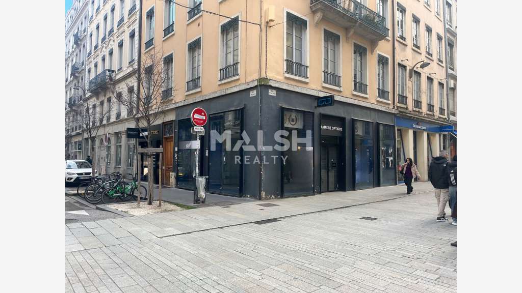 Local commercial d'angle à louer 89m² à Lyon 2e