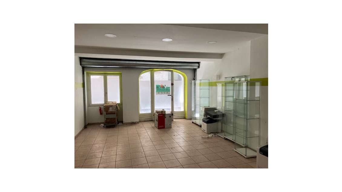 A louer local 55m² Lyon 69002 Rue Port du temple 