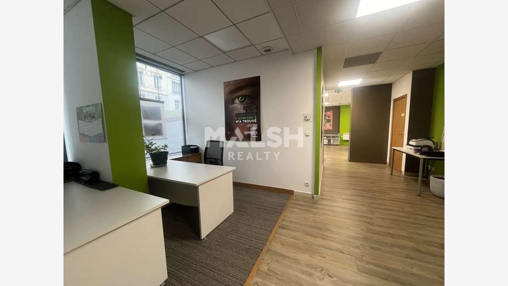 A louer local commerce 178m² rue Duquesne Lyon 6e