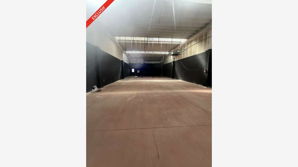A louer local 312 m² empl N°1 Cannes Les Tourrades