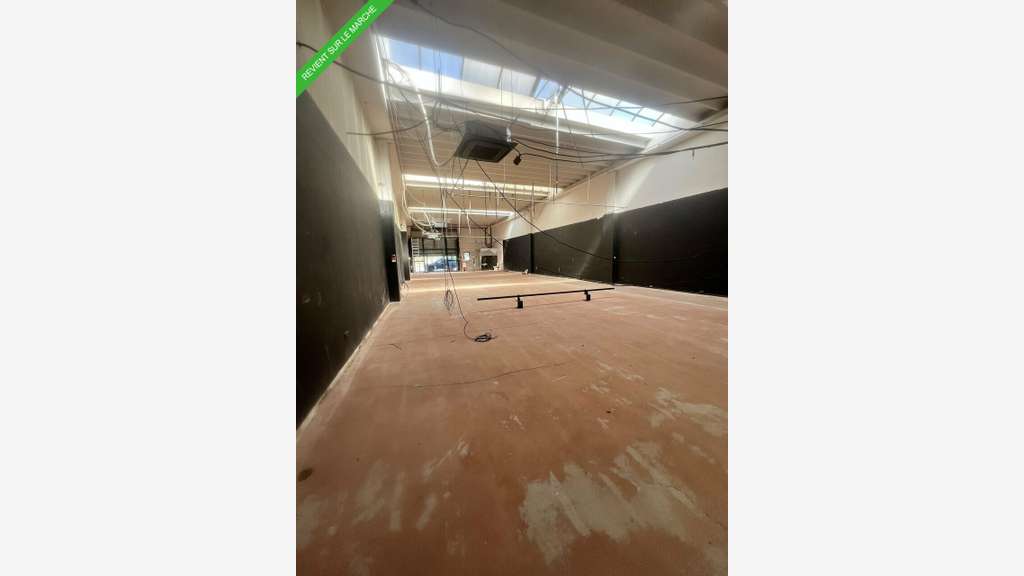 A louer local 312 m² empl N°1 Cannes Les Tourrades
