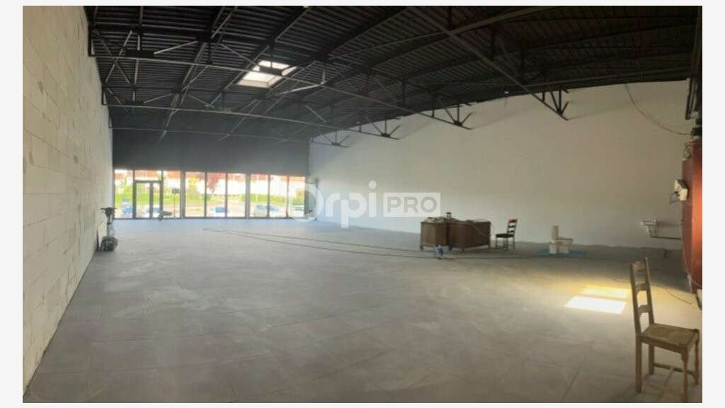 A louer local commercial 260m² secteur Dijon Sud