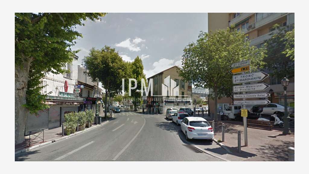 A louer local commercial 2470m² à Marseille 10e