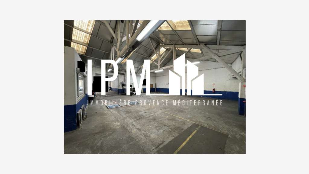 A louer local 377m² Marseille 13004 Chartreux