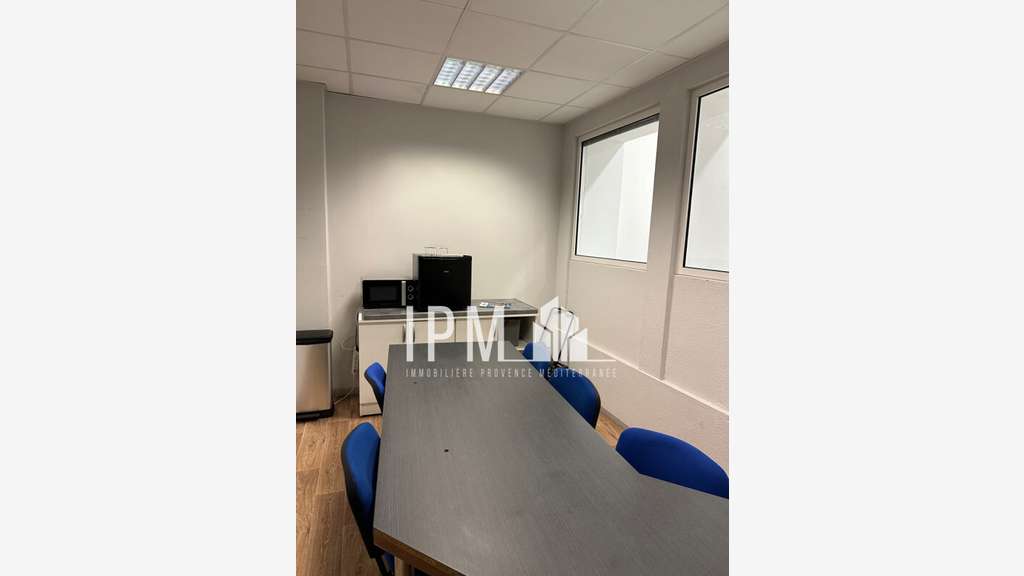 A louer local commercial de 150m² Marseille 13001