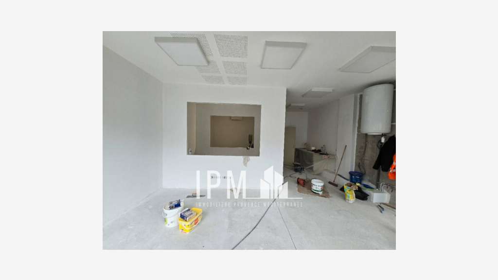 A louer local  56m² Euroméditerranée 13003