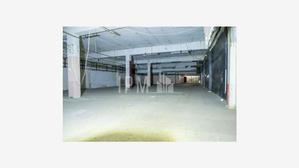 A louer local commercial 953m² 13003 Marseille