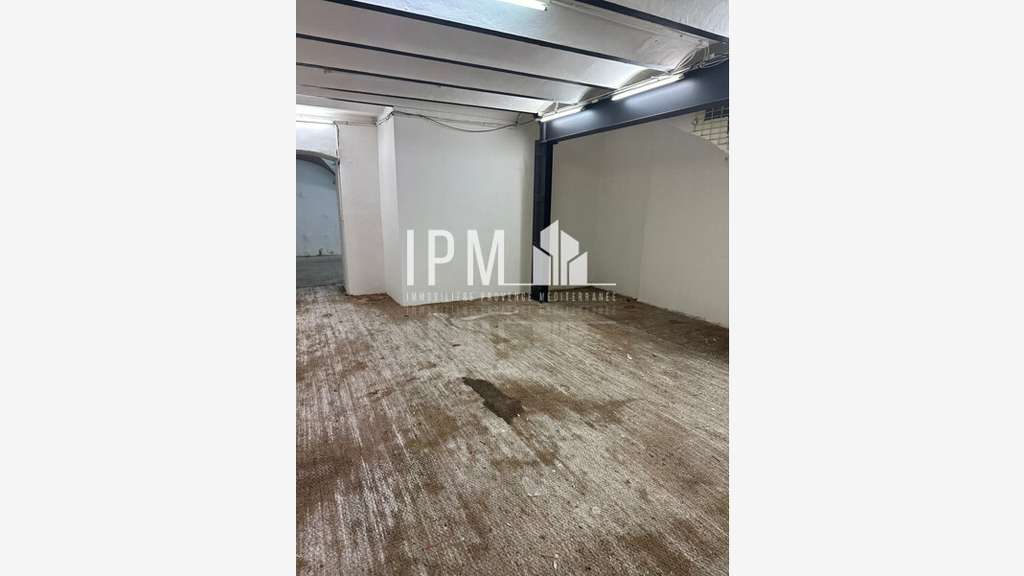 A louer local commercial 300m² rue de Rome 13006