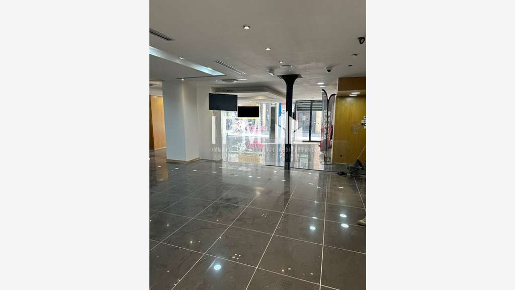 A louer local commercial 300m² rue de Rome 13006