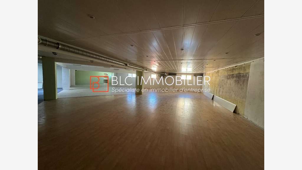 Local 370m² à louer à Marseille 7e Saint-Lambert