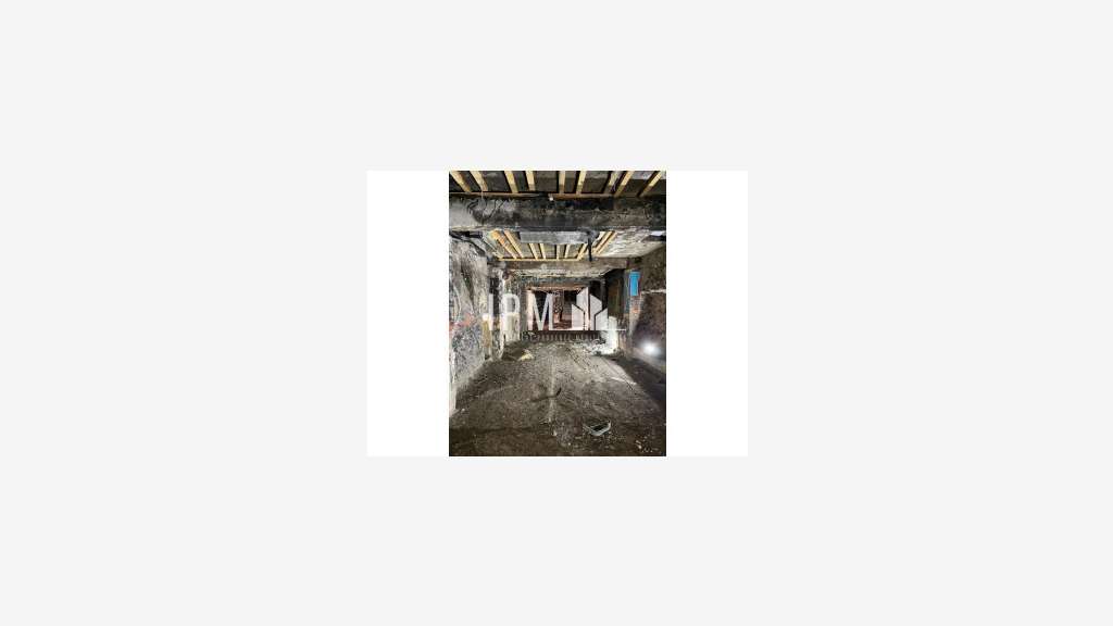 A louer local commercial 240m² Marseille 13007