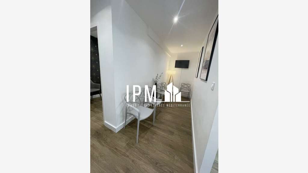 A louer local  120 m² Marseille 13008 Rouet