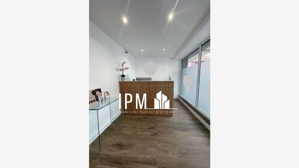 A louer local  120 m² Marseille 13008 Rouet