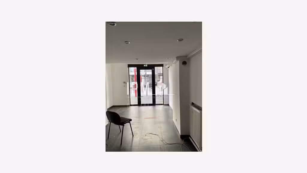 A louer local 19m² axe passant Marseille 13008
