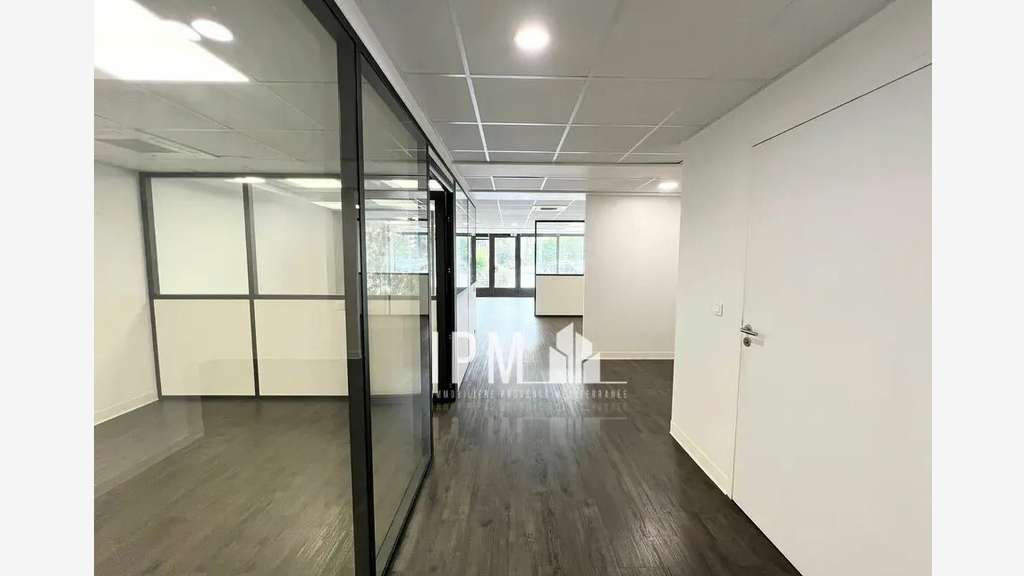 A louer local commercial 95m² Martigues Jonquières