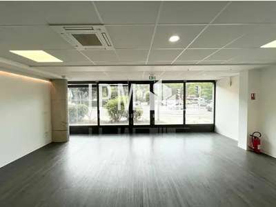 A louer local commercial 95m² Martigues Jonquières