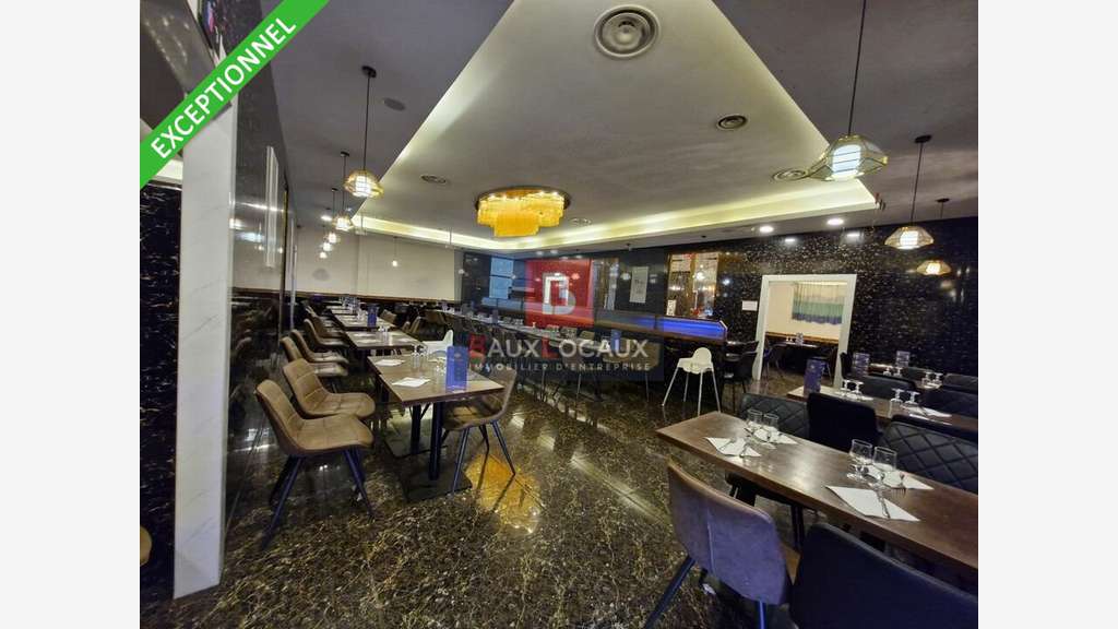 Local commercial 620m² à louer à Martigues 