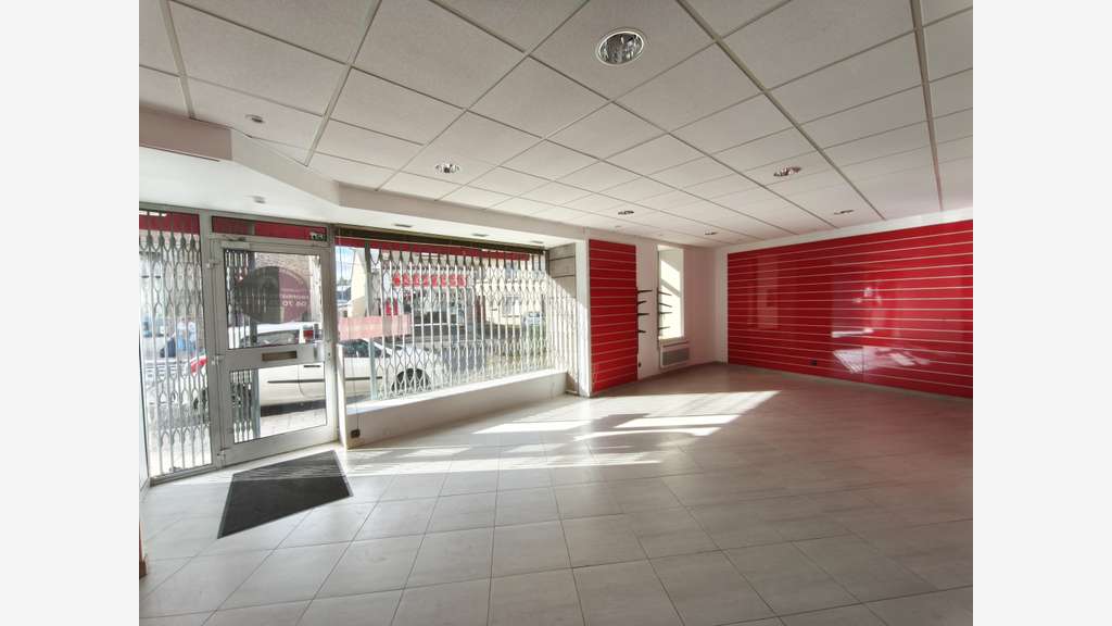 A louer local commercial 74m² à Merdrignac centre 