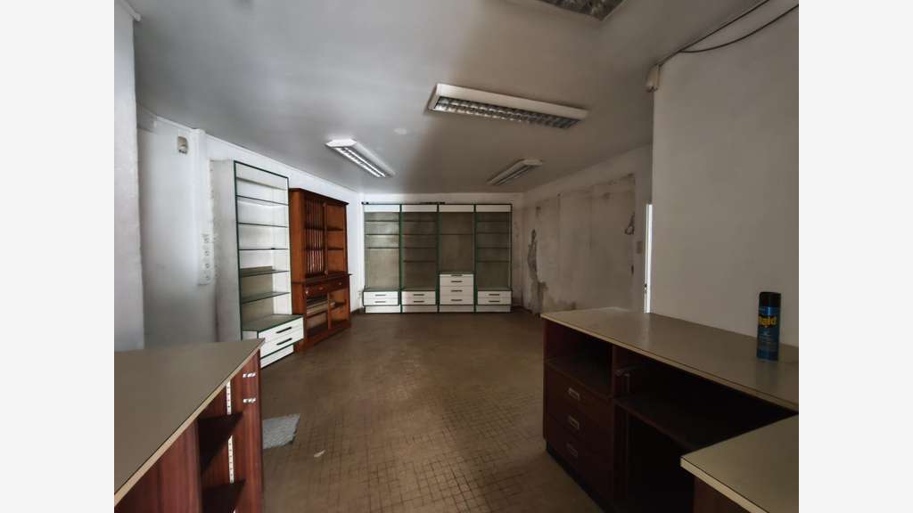 A louer local commercial 74m² à Merdrignac centre 
