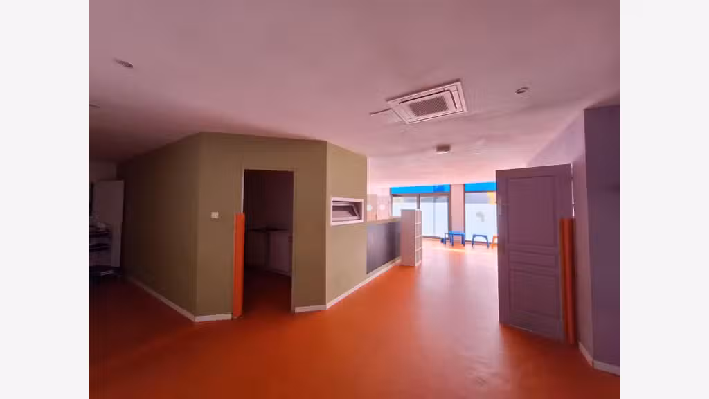 Local professionnel à louer à Puget-sur-Argens