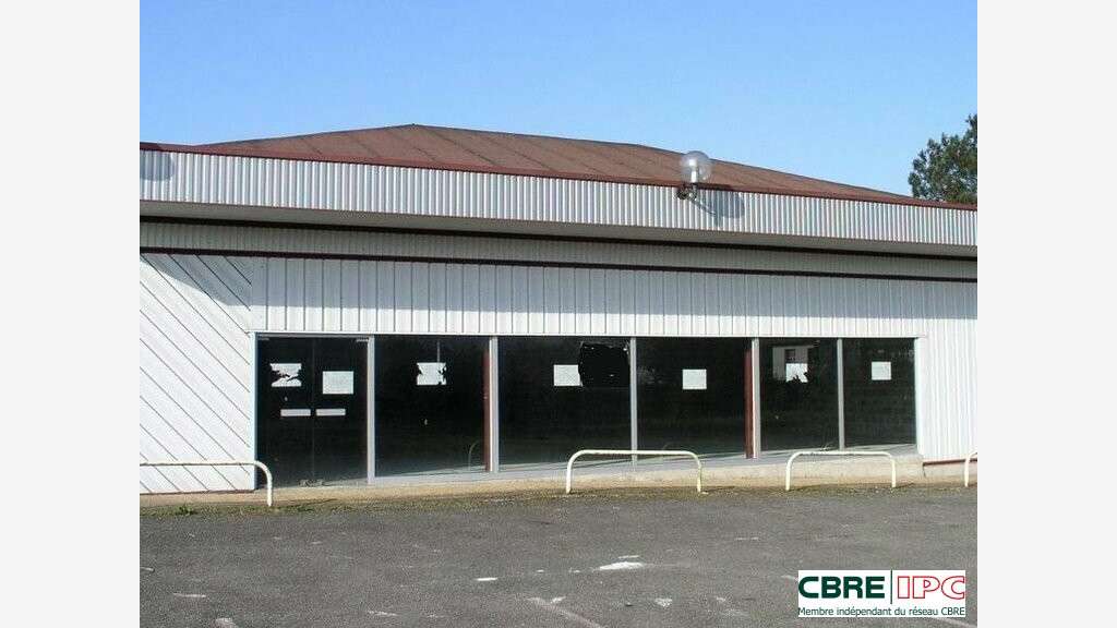 A louer local commercial 250m² à Mont-de-Marsan