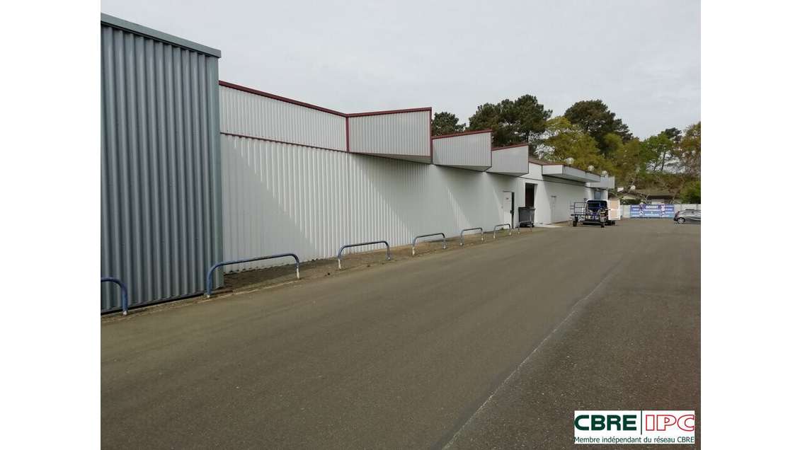 A louer local commercial 250m² à Mont-de-Marsan