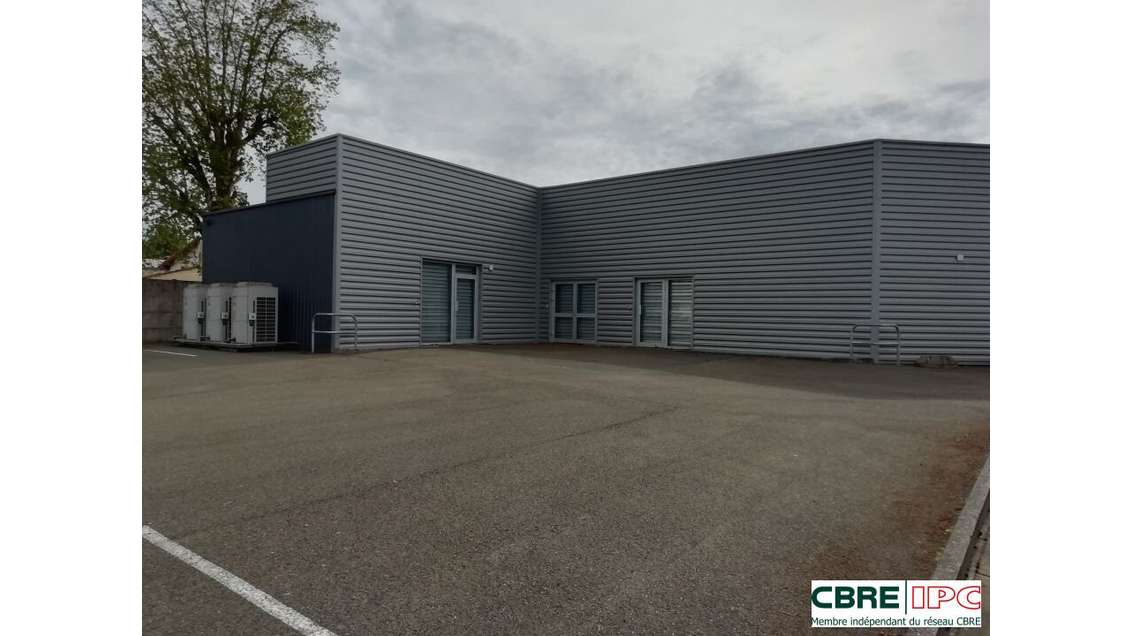 A louer local commercial 721m² à Mont-de-Marsan