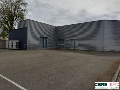 A louer local commercial 721m² à Mont-de-Marsan