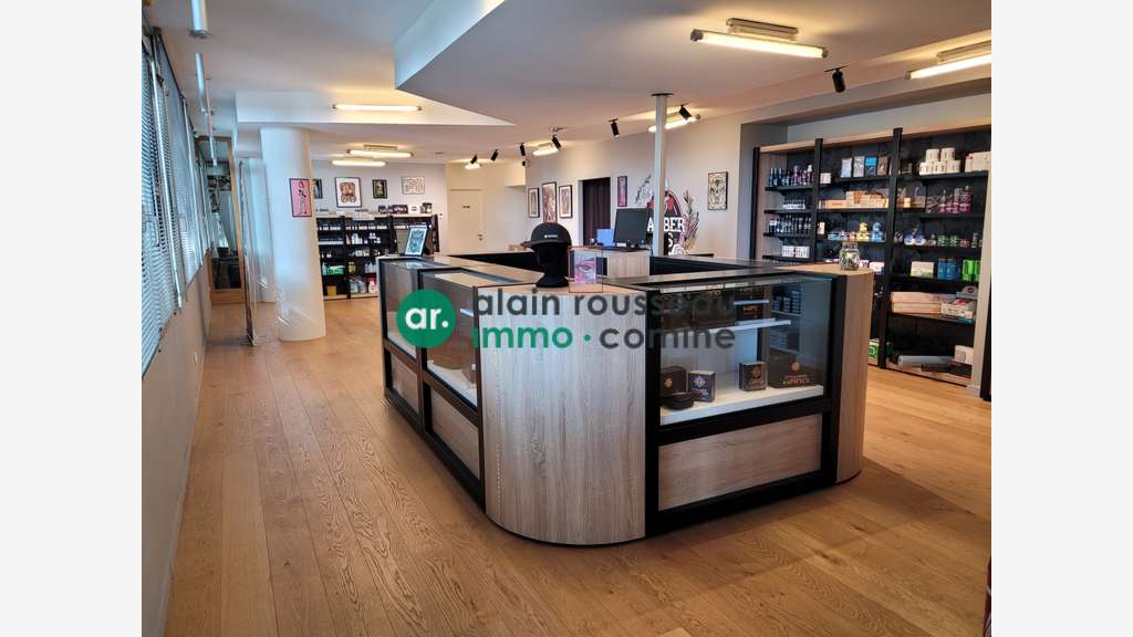 Local commercial 132m² à louer à Nantes centre