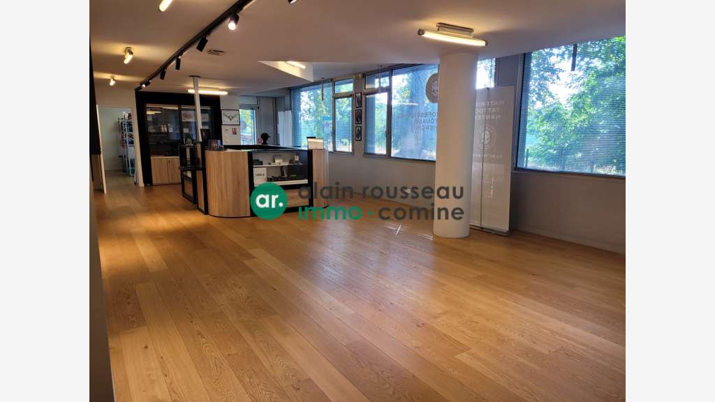 Local commercial 132m² à louer à Nantes centre