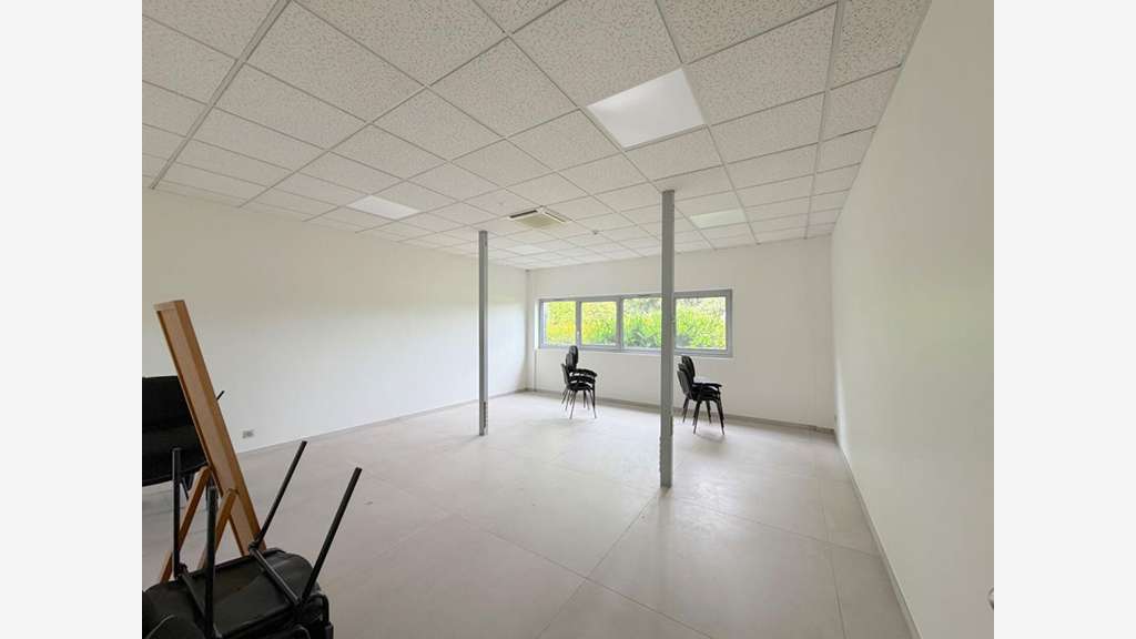 Local commercial 30m², état neuf à Bischoffsheim 