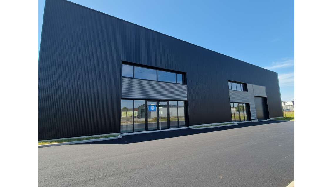 A louer local commercial neuf 250m² à Dinan