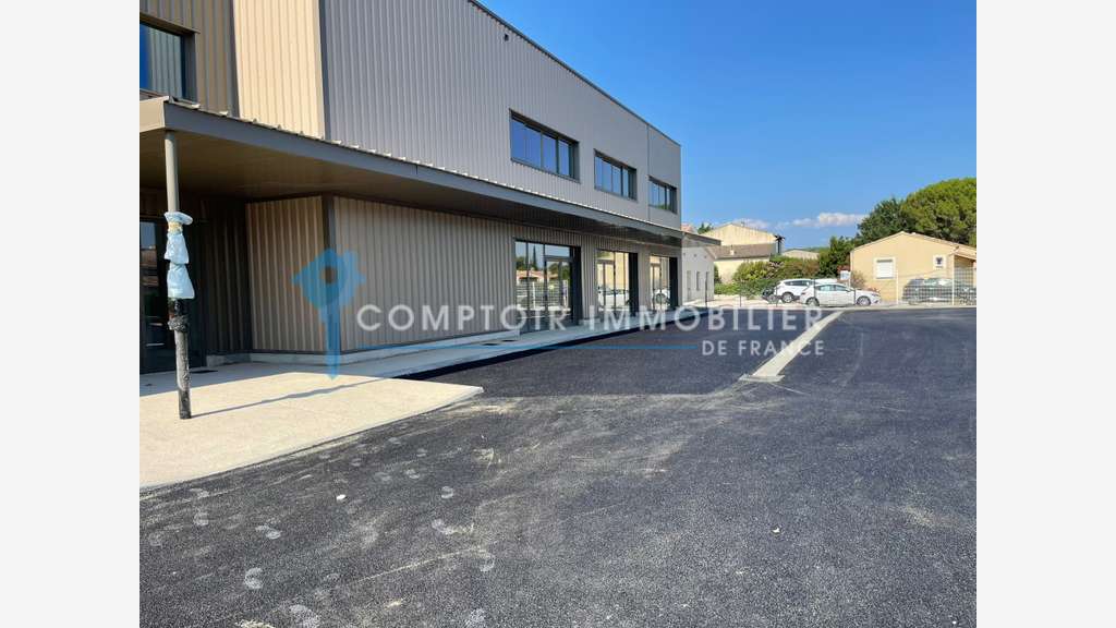 A louer local neuf 460m² emplacement N°1 au Thor