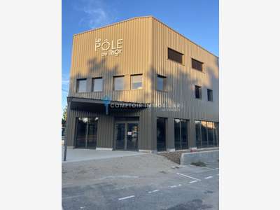 A louer local neuf 460m² emplacement N°1 au Thor