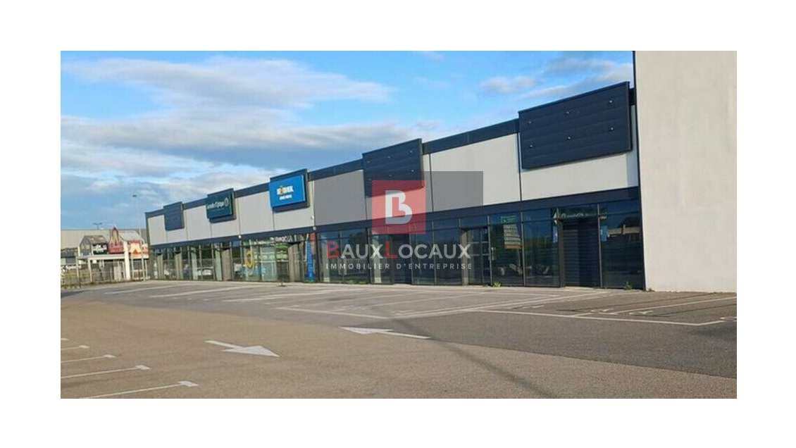 A louer local commercial neuf 264m² à Marguerittes
