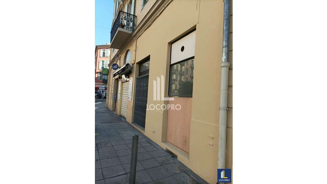 A louer local commercial 81m² proche Port Nice
