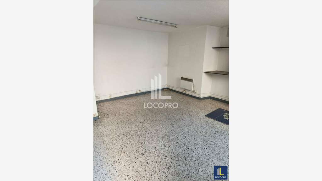 A louer local commercial 81m² proche Port Nice