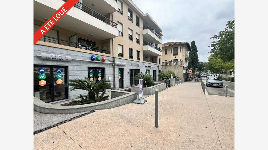 A louer local commercial 76m² à Nice Saint Isidore