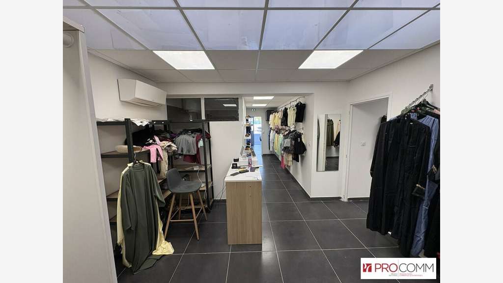 Local commercial 55m² à louer à Nîmes