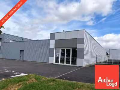 Local 412m² à louer zone commerciale de Niort