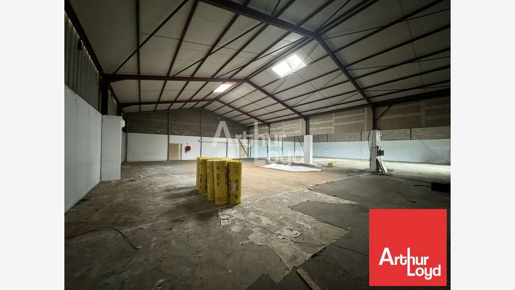 Local 950m² à louer Chauray zone Mendes France