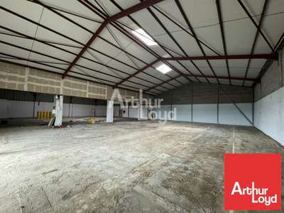 Local 950m² à louer Chauray zone Mendes France
