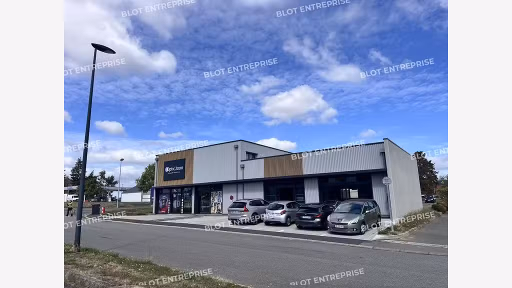A louer local commercial 130m² à Noyal-sur-Vilaine