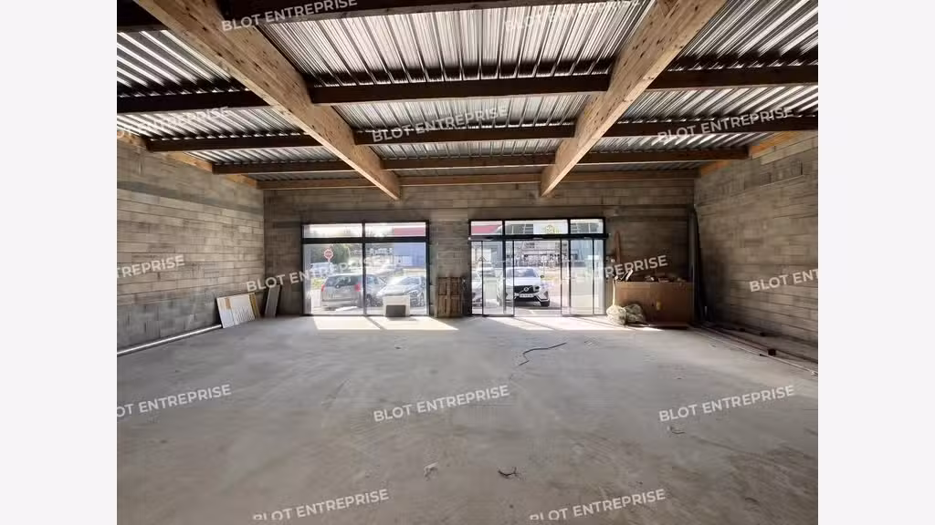 A louer local commercial 130m² à Noyal-sur-Vilaine