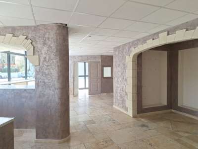 A louer local 157m² avec parking Puget-sur-Argens