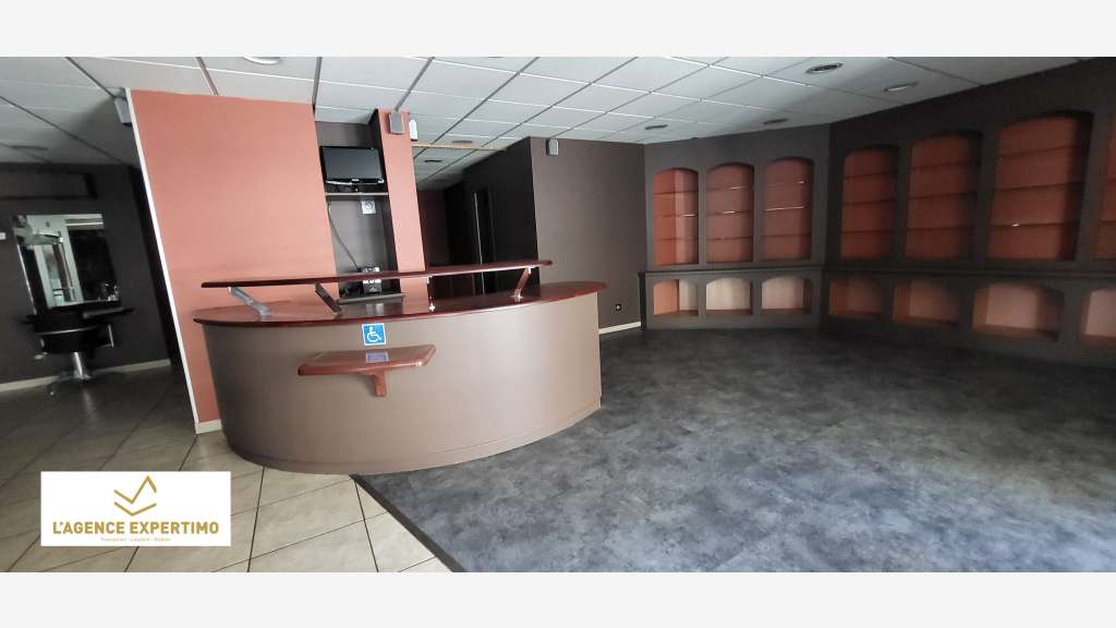 Location local commercial 100m² à Orange 