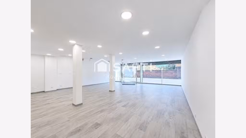 A louer local commercial 127m² à Ostricourt