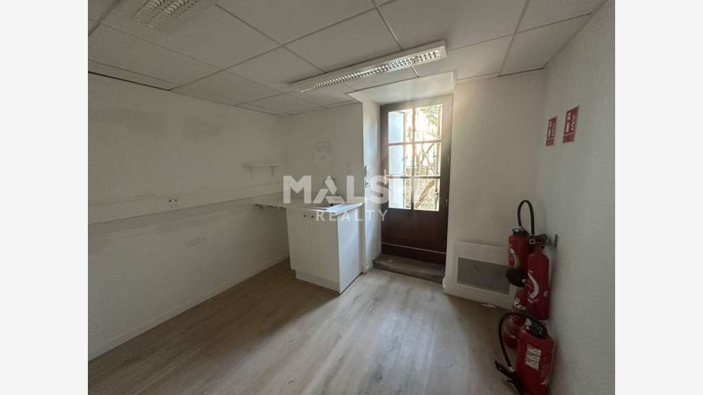 Local commercial à louer 120m² à Oullins