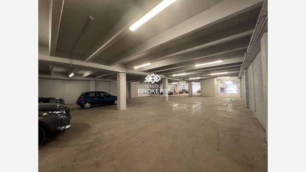 Local 670m² à louer Palaiseau Zone des Glaises